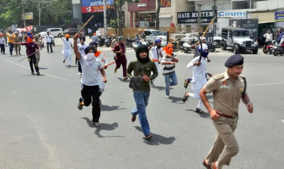  Patliala clashes: Top police officials shifted, mobile internet services shut