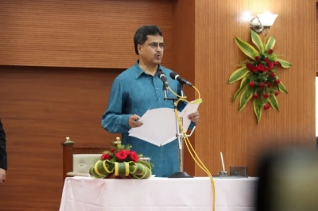  Amid resentment, 11 Tripura ministers take oath