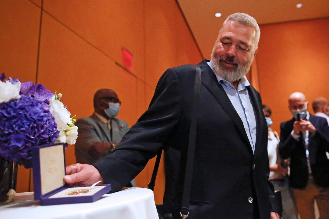  Russian journalist sells his Nobel prize to help Ukraine war refugees