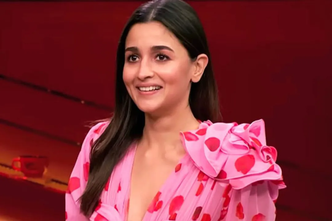  Alia talks about fitting into Kapoor family in 'Koffee With Karan' Season 7 opener