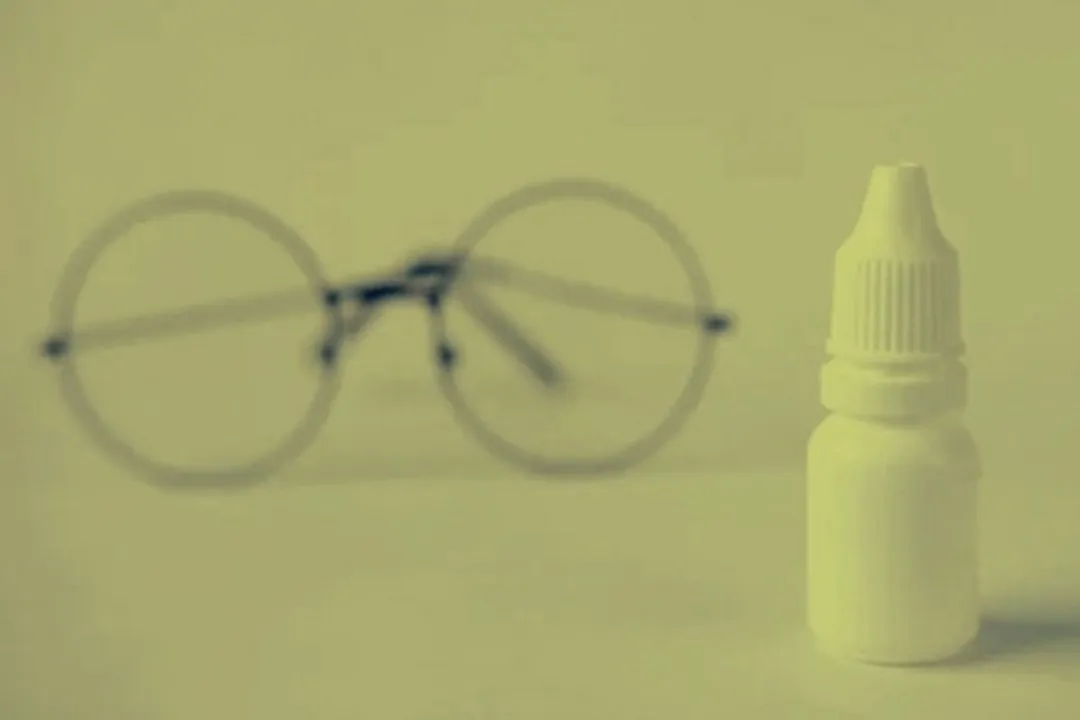  US approves eye drops that could replace reading glasses