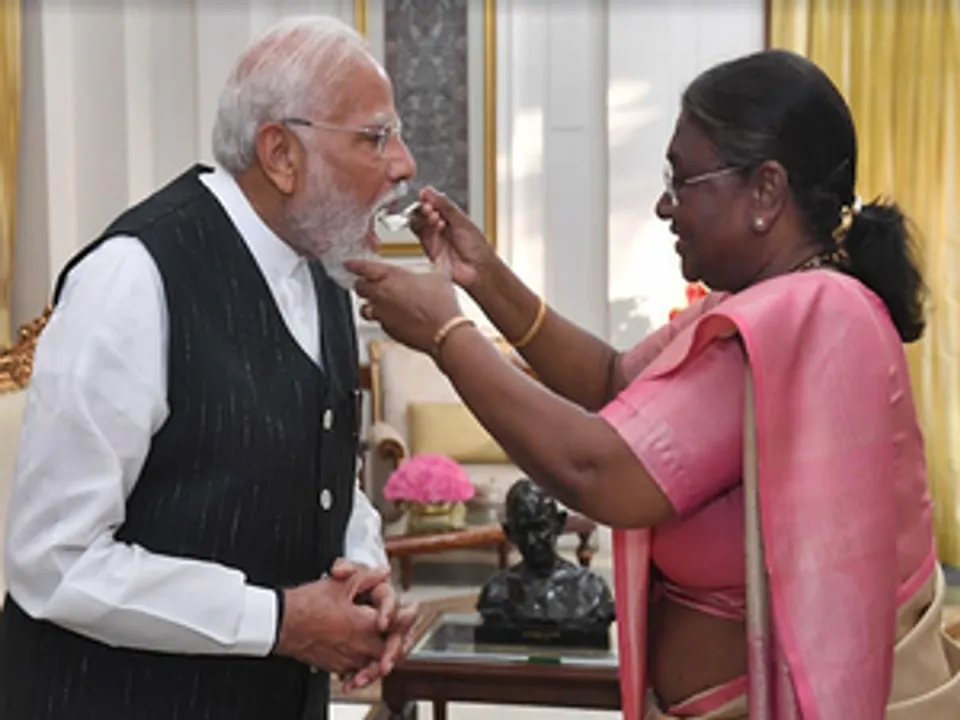  PM Modi invited to form govt; oath ceremony on June 9