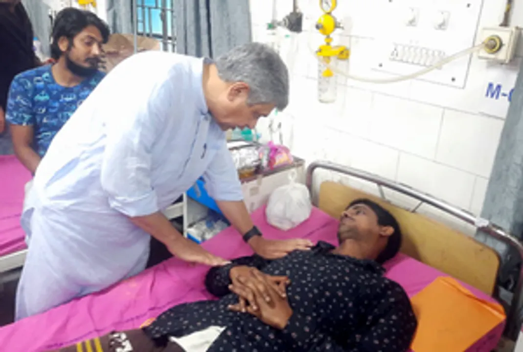 Rescue operation over, focus on restoration now, says Railway Minister after visiting train accident site