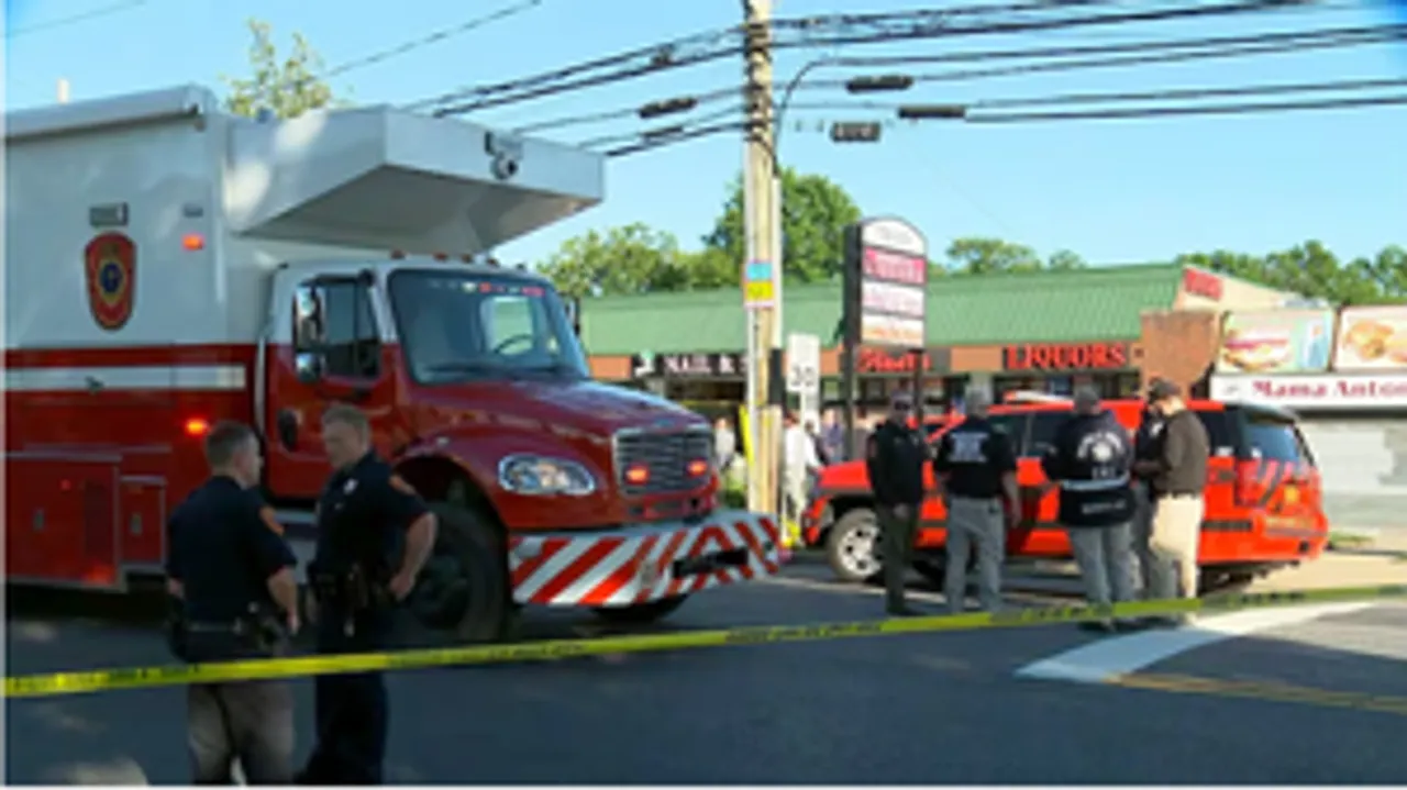 4 dead after minivan crashes into nail salon in New York