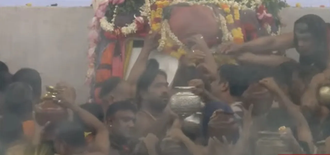  Snana Jatra: Lord Jagannath, Holy siblings take holy bath on Deba Snana Purnima
