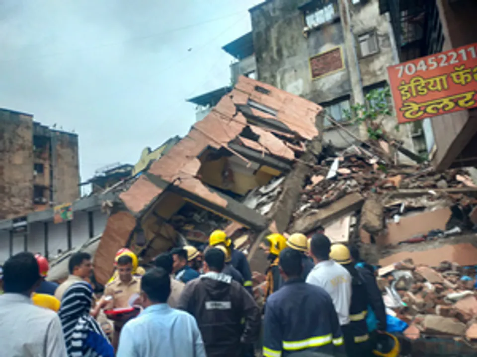  2 rescued, 24 people have narrow escape as Navi Mumbai building collapses