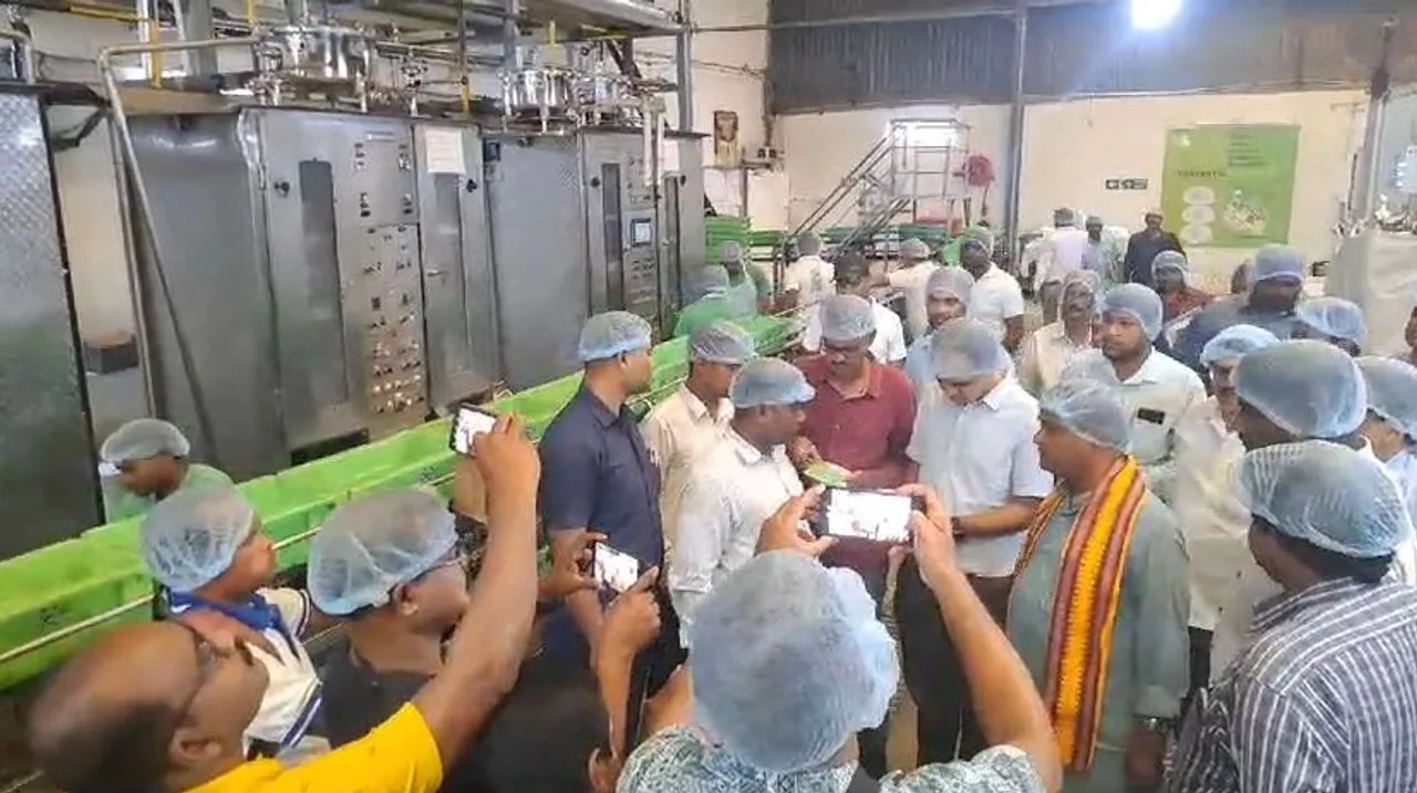  Odisha minister conducts inspection at milk processing unit in Puri over low-quality product allegation
