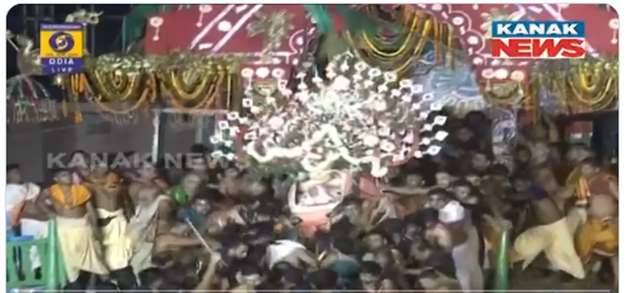  Odisha: 5 servitors injured in mishap during ‘Pahandi’ of Lord Balabhadra at Puri