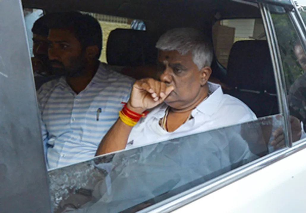  Kidnap of sex video victim: SIT submits chargesheet against Deve Gowda’s son