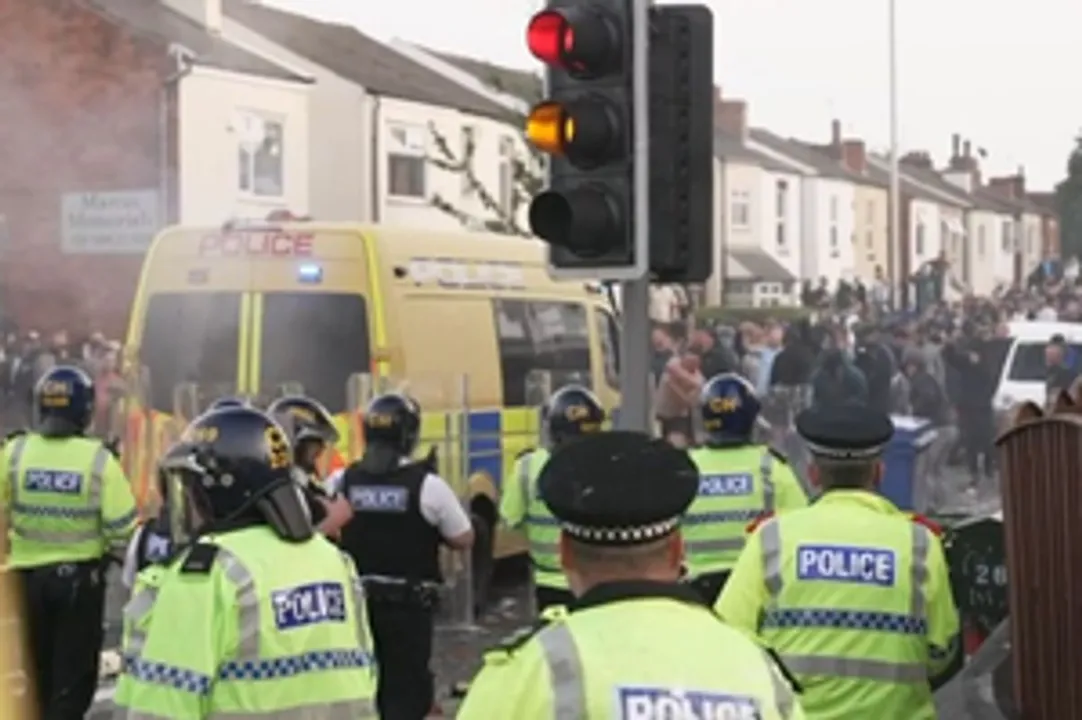  Public order 'stabilises' in UK after days of riots
