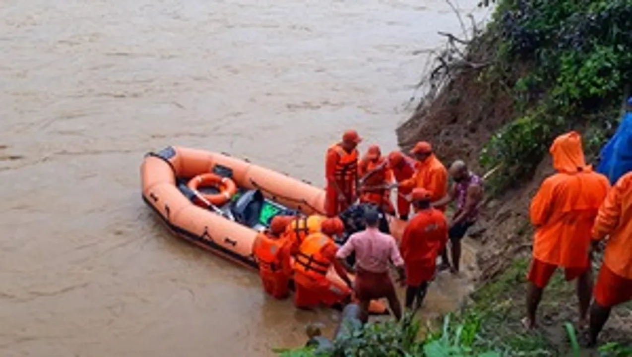  Gory sight as bodies and body parts continue to be fished out from Chaliyar river in Kerala