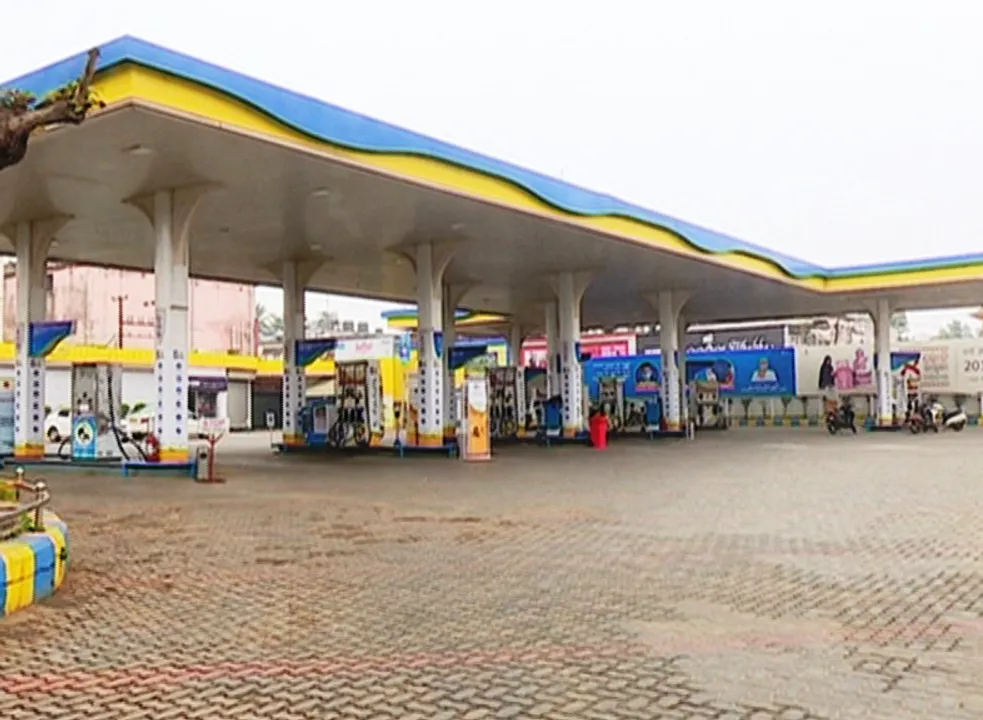  'No Mask, No fuel' in Odisha capital as COVID cases rise