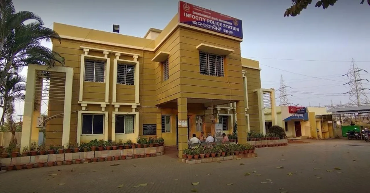  Two arrested for assaulting police officials in State Capital's Infocity