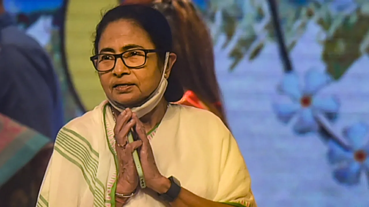  Mamata offers conditional support to Congress in 2024, state Congress snubs