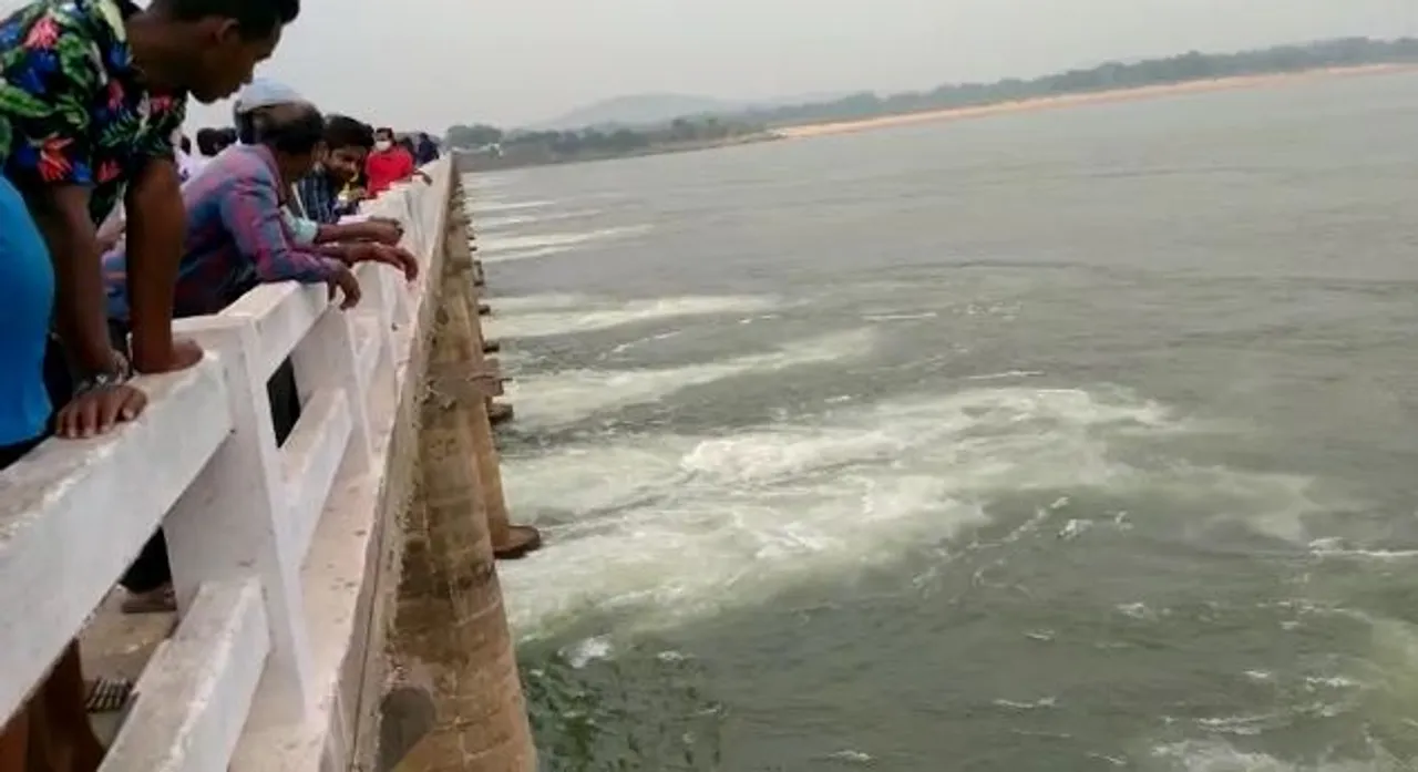  Floodwater level recedes near Mundali, Mahanadi continues to flow above ‘danger mark’