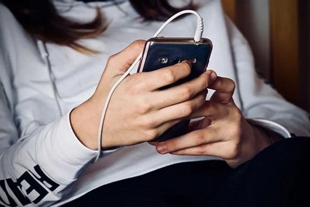  UP woman 'shocks' husband after he takes away her phone