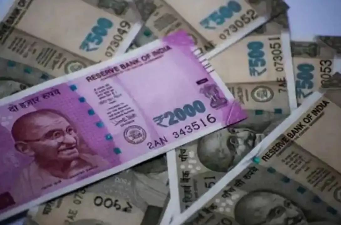  Sharp fall in Nepal's forex reserves likely to push up rupee trade with India.(photo:IN) 