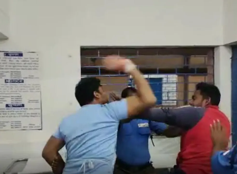  [Watch Viral Video] Doctor thrashes patient in Odisha's Kalahandi