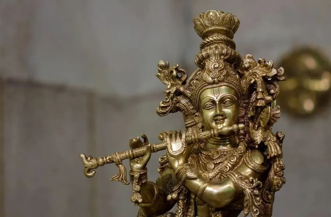  Celebrating the Birth of Yogeshvara Krishna