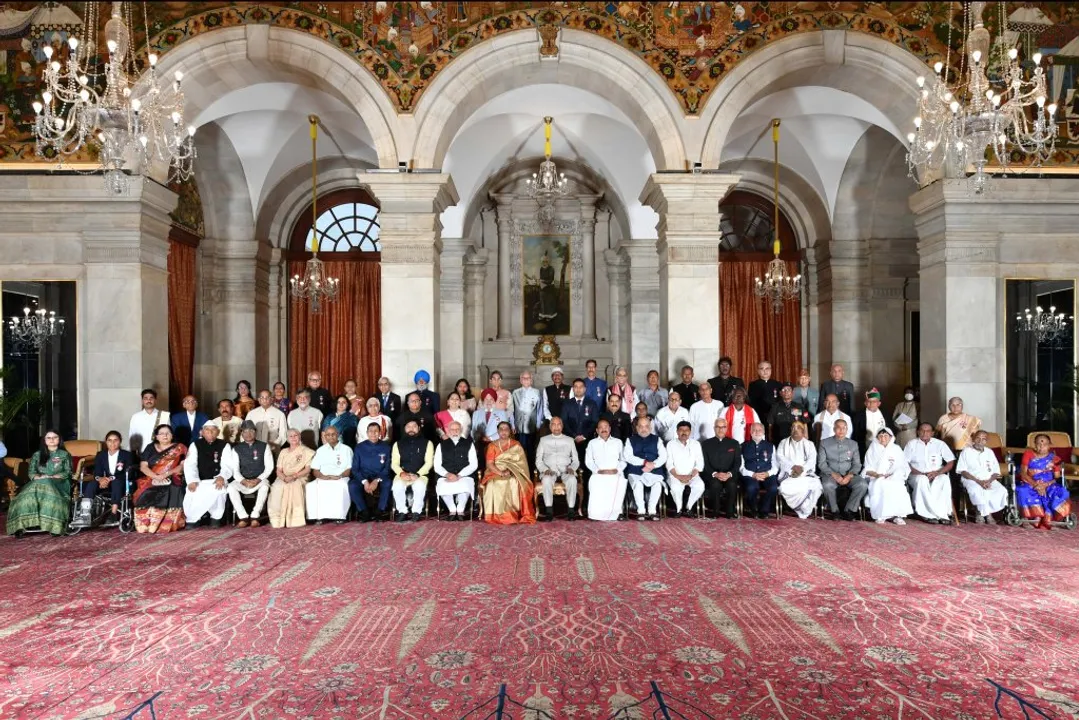  Five from Odisha receive Padma Shri award from President Kovind