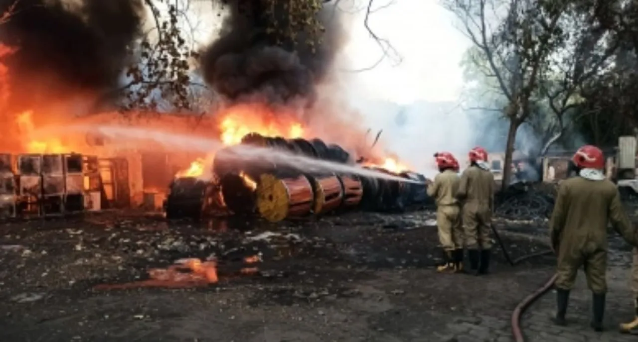  Major fire breaks out at railway warehouse in Delhi