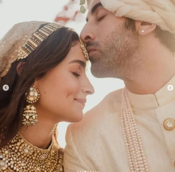  Alia-Ranbir arrive in hospital, ready to welcome their first child