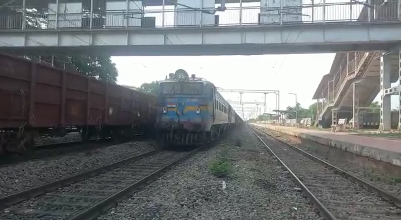 Youth climbs atop train, electrocuted after touching high-tension wires in Odisha