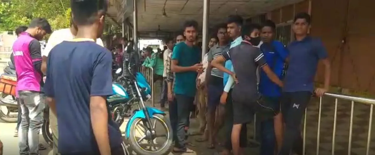  Lizard found in food at hostel of govt ITI in Odisha, 20 students fall ill