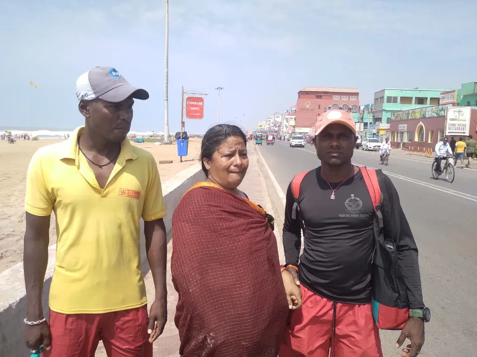  Bhubaneswar woman jumps into Puri sea; rescued
