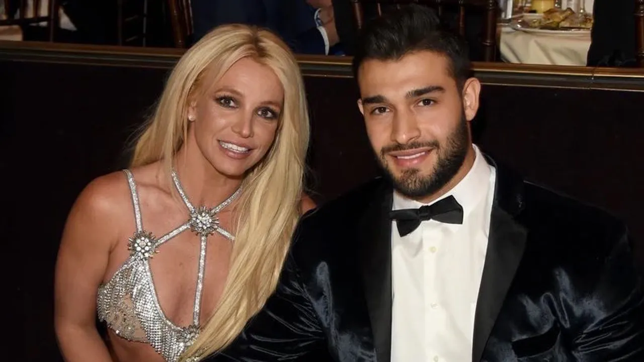  Britney Spears ties knot with longtime beau Sam Asghari