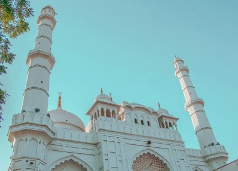  Another flashpoint? Trouble brews in Lucknow over Tile Wali mosque