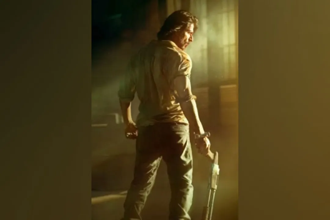  SRK completes 30 years in Bollywood, YRF unveils his guarded look from 'Pathaan'