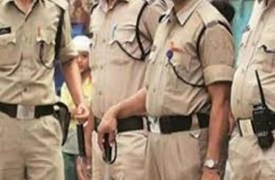  Group clash erupts during idol immersion In Odisha's Cuttack