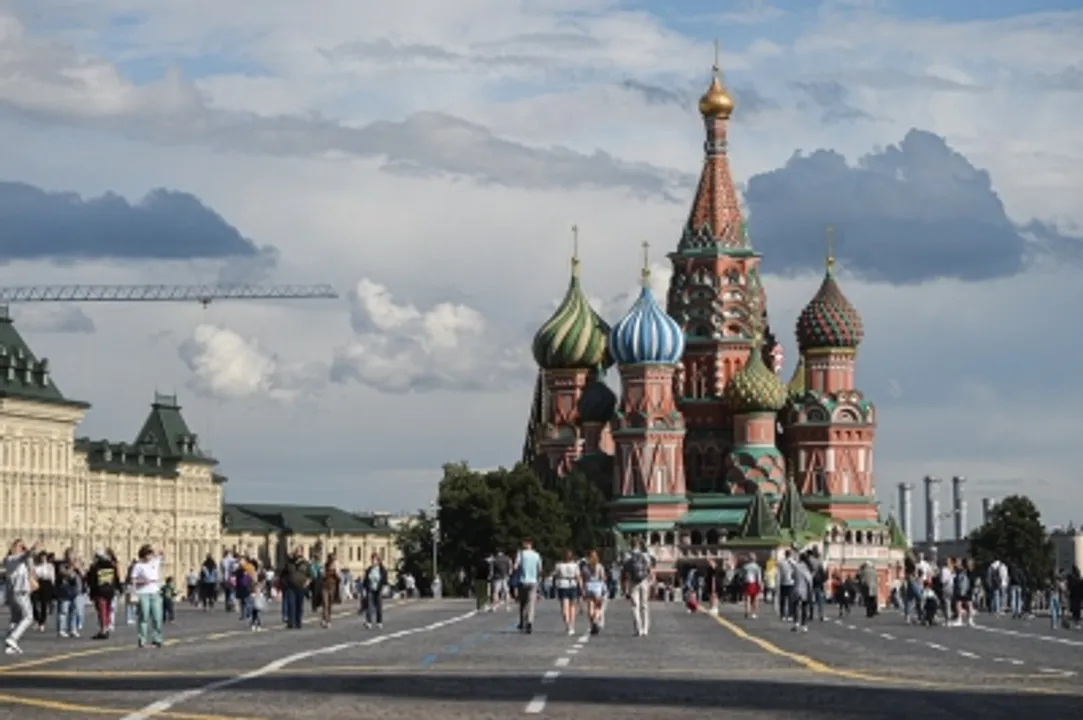  Russia defaults on overseas debt for 1st time in over a century