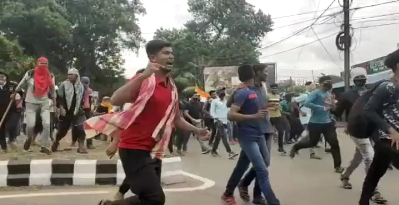  [Watch] Protest rages in Cuttack against Agnipath scheme