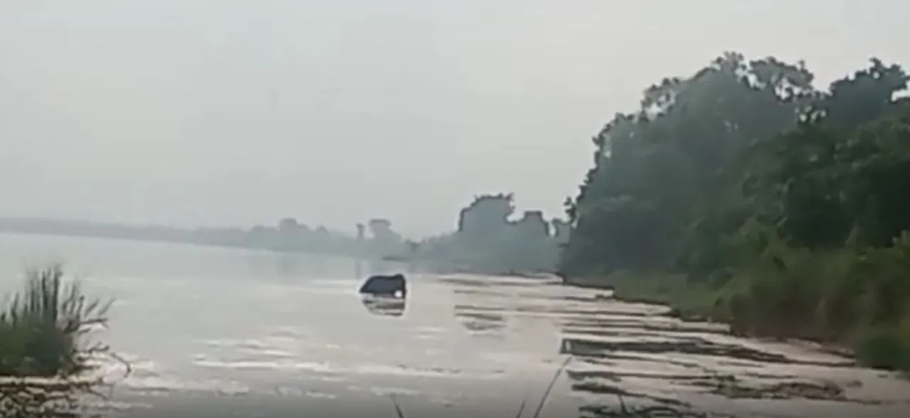  Two elephants stuck in Mahanadi river in Cuttack, rescue operation on
