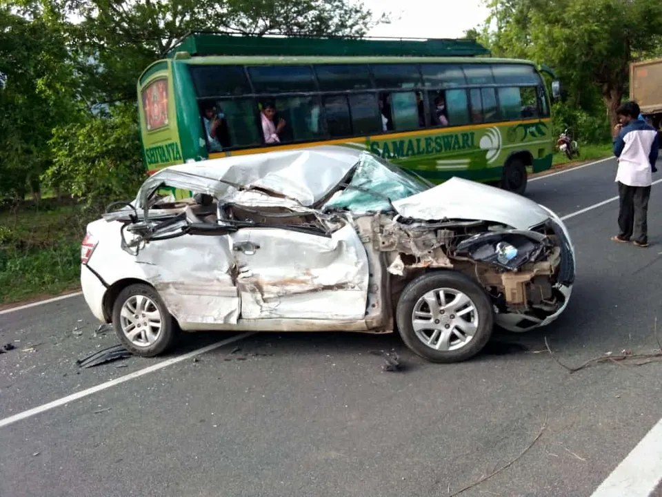 1 dead, more than 10 injured as car, bus collide head-on in Balangir