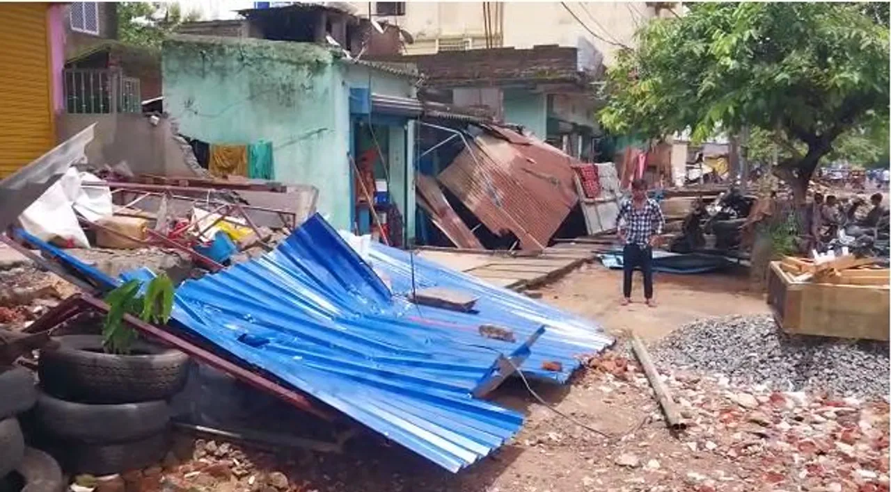  4 persons come in contact with live electric wire during CMC eviction drive