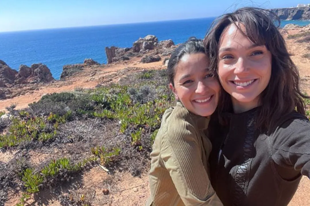  Alia Bhatt shares pictures from her Hollywood debut movie. Here's sneak peek