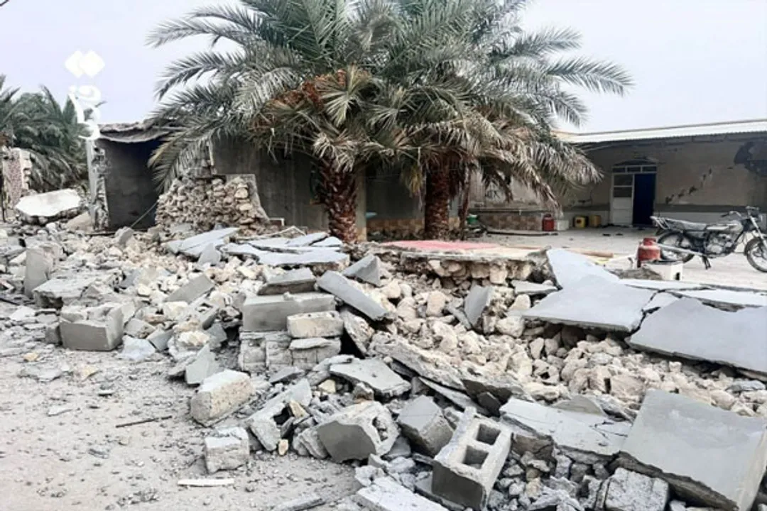  Powerful quakes jolt Iran; 5 dead, dozens injured