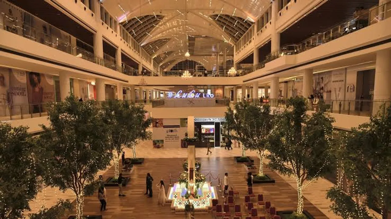  Lulu mall in Lucknow turns into communal cauldron