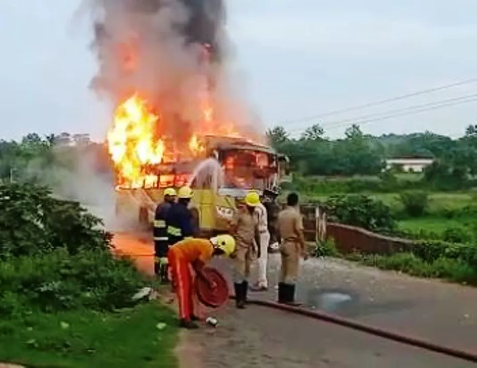  Bhubaneswar: Passenger bus catches fire at Baramunda