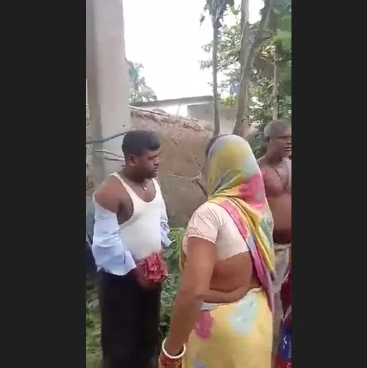  School teacher misbehaves girl student, thrashed by villagers; video goes viral