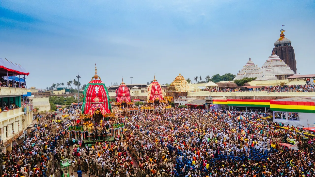  Juggernaut rolls on Bada Danda as fervent devotees pull chariots after 2 years