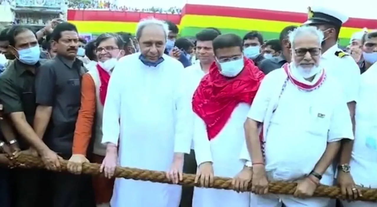  Watch Video: Odisha CM Naveen Patnaik pulls Lord Jagannath's Nandighosa chariot