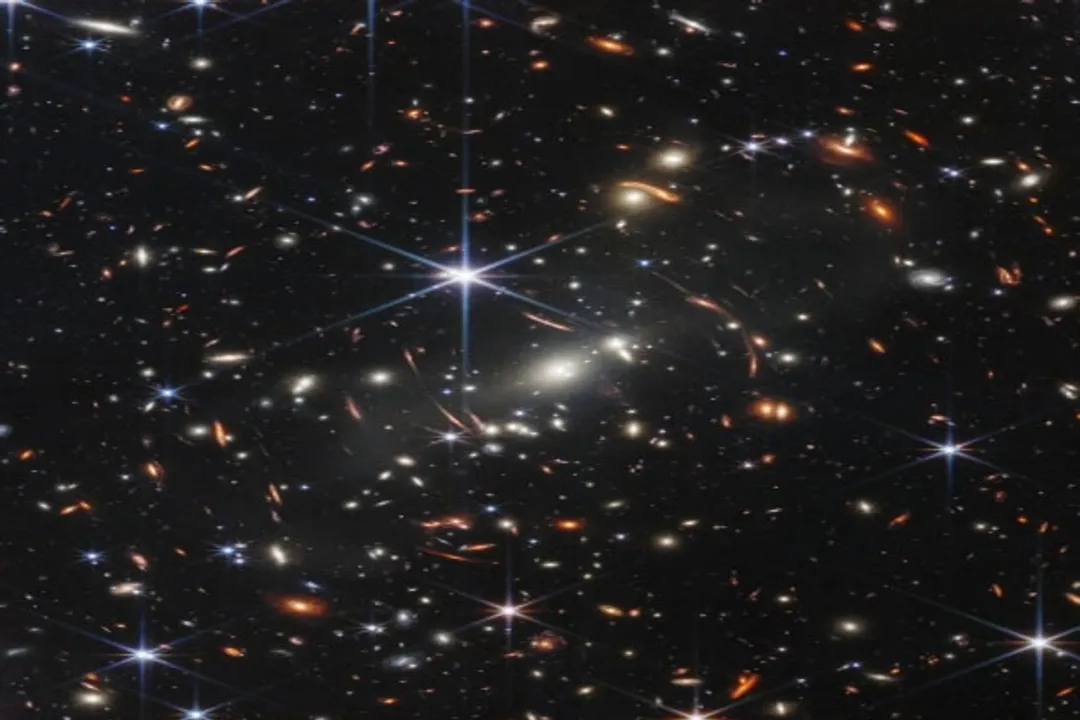  Webb telescope delivers first view of deepest infrared image of Universe