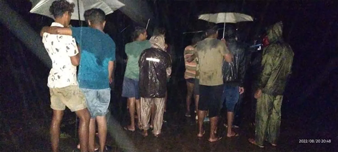 Sambalpur: Bodies of two washed away with car by flood water recovered