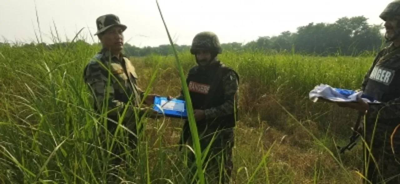  BSF, Pak Rangers exchange sweets at IB in Jammu