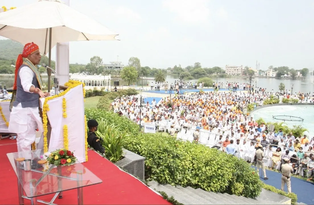  Rajnath Singh. 