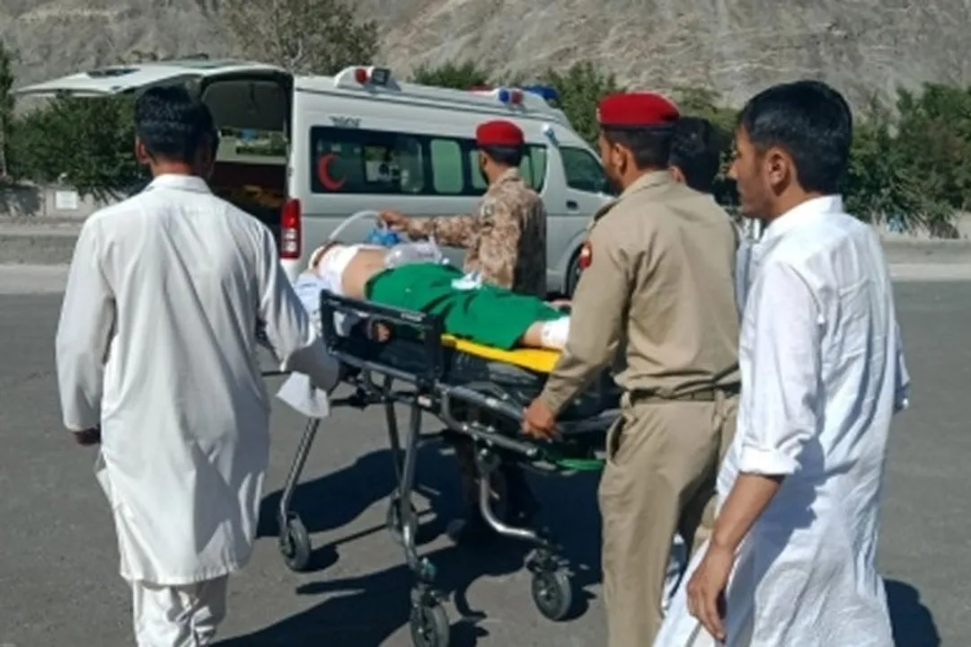  20 dead, 6 injured in Pakistan bus-oil tanker collision